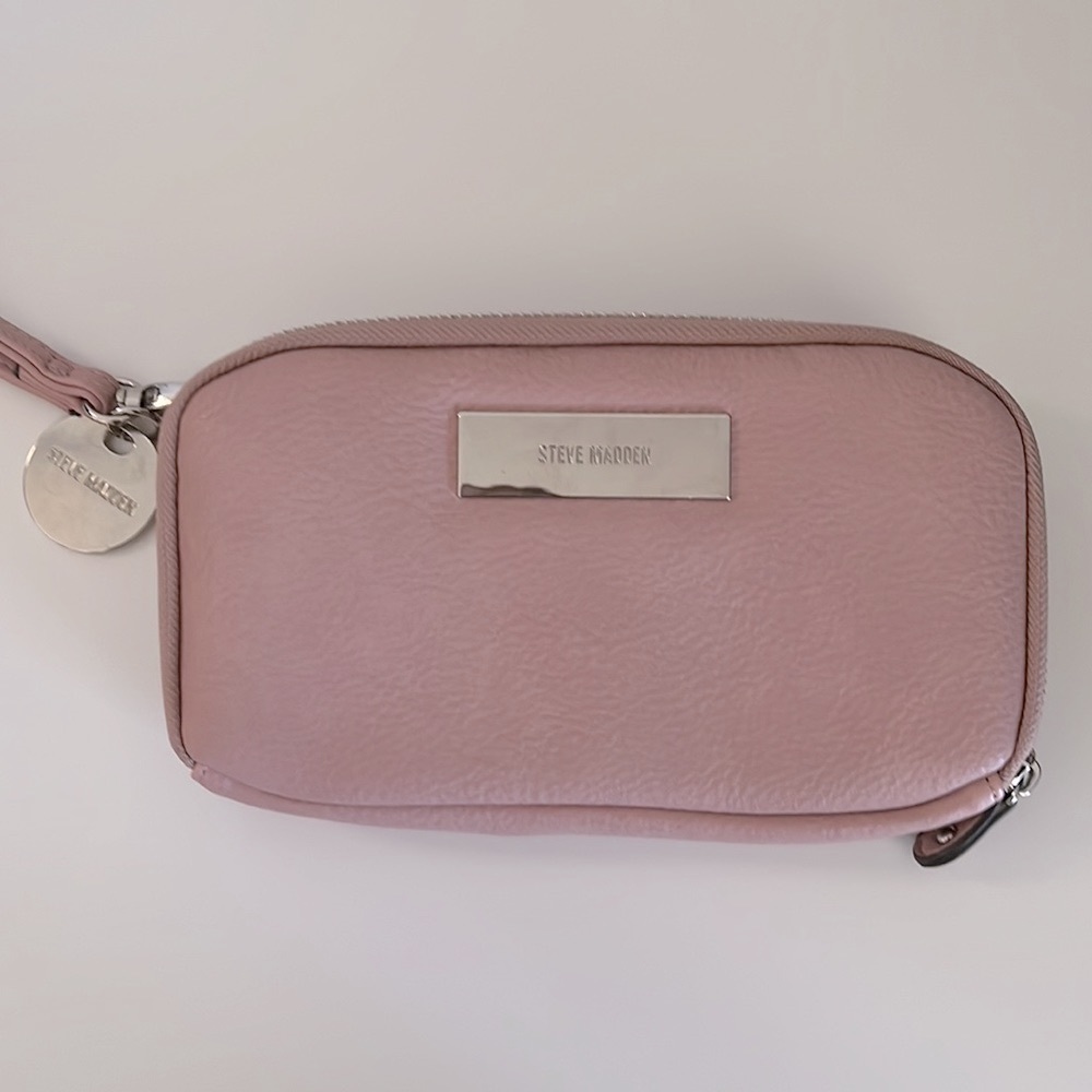Steve Madden wristlet 👛